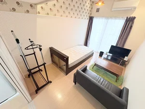 照明もお洒落で高級感のあるお部屋となっております。