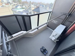 洗濯竿・スリッパ備え付☆入居中洗濯もできるので、コインランドリーに行かなくても大丈夫☆☆