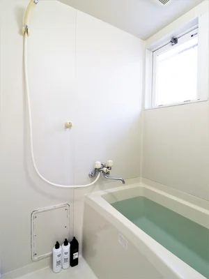 お風呂トイレ別のため、ゆったり入浴いただけます。 シャンプーコンディショナーやボディーソープなどあり!