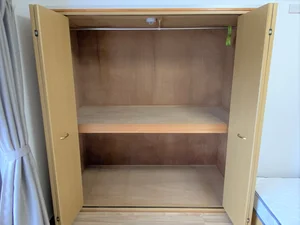 収納スペースも広く、長期滞在でも安心！！嬉しいポール付☆☆