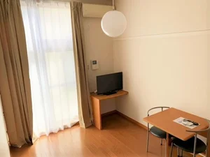 都留文科大学前駅（山梨県）のマンスリーマンション・ウィークリーマンション「レオパレス都留 102(No.434761)」メイン画像