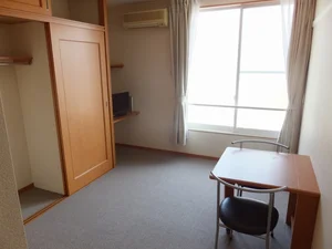 共愛学園前橋国際大学短期大学部周辺のマンスリーマンション・ウィークリーマンション「レオパレスセジュール 208(No.438841)」メイン画像