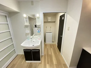嬉しい独立洗面台付★☆忙しい朝でも余裕をもって身だしなみが整えることができます♪