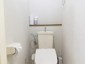 トイレ(温水洗浄暖房便座)