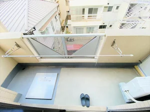 洗濯竿・スリッパ備え付☆入居中洗濯もできるので、コインランドリーに行かなくても大丈夫☆☆