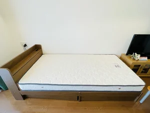 シングルサイズのベッドになります★コンセント付♪