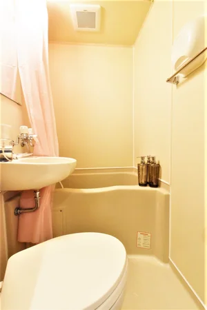 シャンプー・コンディショナー・ボディーソープなどが揃っており、綺麗好きの方は、お風呂洗剤やトイレ洗剤などもありますので掃除も思い通りです!