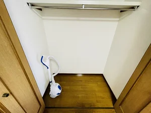 収納スペースも広く、長期滞在でも安心！！嬉しいポール付☆☆