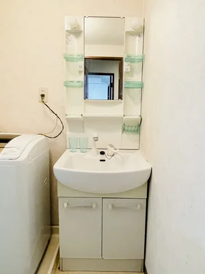 嬉しい独立洗面台付★☆忙しい朝でも余裕をもって身だしなみが整えることができます♪