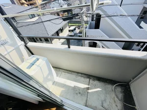 洗濯竿・スリッパ備え付☆入居中洗濯もできるので、コインランドリーに行かなくても大丈夫☆☆