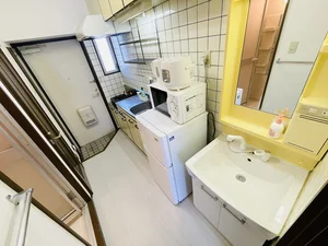 嬉しい独立洗面台付★☆忙しい朝でも余裕をもって身だしなみが整えることができます♪