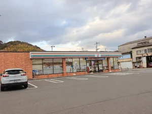 セブンイレブン 新浜2丁目店まで徒歩12分