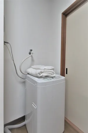 室内洗濯機置き場ありますので、洗濯もしやすいです。リネン類の取り揃えも豊富にございます。