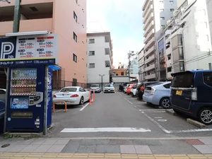 近隣コインパーキング１０　Fビル舞鶴パーキング