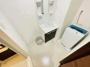 嬉しい独立洗面台付★☆忙しい朝でも余裕をもって身だしなみが整えることができます♪