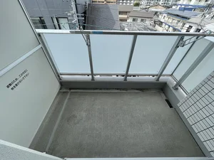 洗濯竿・スリッパ備え付☆入居中洗濯もできるので、コインランドリーに行かなくても大丈夫☆☆