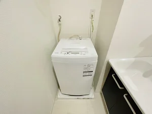 洗濯機は室内に設置しております♪入居後すぐにご利用が可能です(^^♪タオル1式分もご用意しております☆彡
