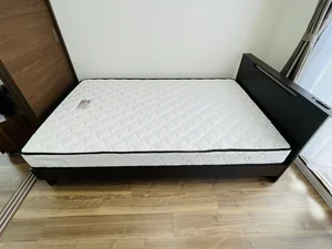 ベッドのサイズはセミダブル★☆広々と寝ることができます♪