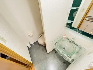 嬉しい独立洗面台付★☆忙しい朝でも余裕をもって身だしなみが整えることができます♪