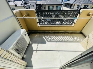 洗濯竿・スリッパ備え付☆入居中洗濯もできるので、コインランドリーに行かなくても大丈夫☆☆