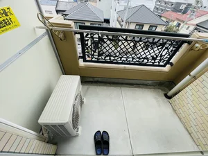 洗濯竿・スリッパ備え付☆入居中洗濯もできるので、コインランドリーに行かなくても大丈夫☆☆