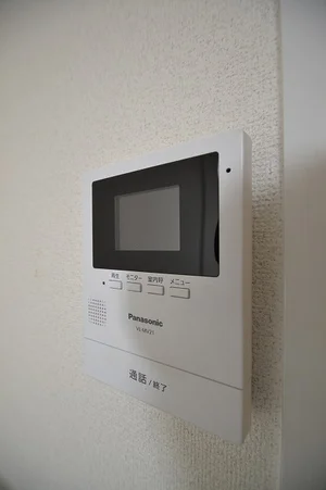 カメラ付きインターホンがございますので、女性の方でも安心してお住まいいただけます(^^♪