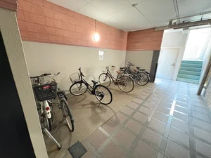 雨に濡れない駐輪場あります！