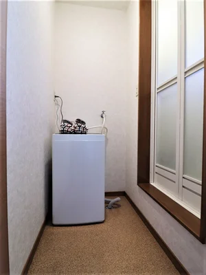 屋内洗濯機置き場　毎日洗濯ができるので清潔にお過ごしいただけます。