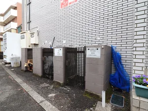 敷地内ゴミ捨て場