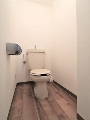 バストイレ別が人気高い! トイレブラシもあるので、いつでも清潔に保てます!