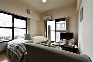 テレビやDVDなどご利用頂き　休日なども充実！　長期の滞在でも自宅のようにお過ごしいただけます。