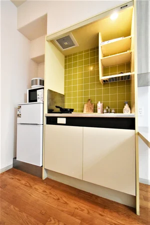 調理器具や食器類などもあり　手料理することも可能！