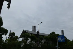 平和リース球場などございます