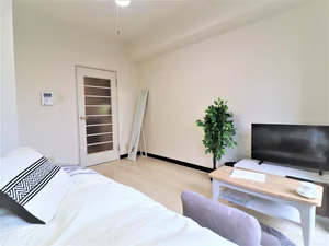 リネン類の取り揃えも豊富にご用意しております 座椅子やTVもご用意しております