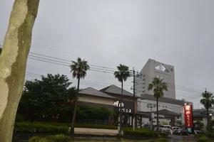 焼肉なべしま 与次郎本店まで徒歩14分、1.0km