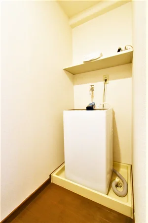 室内洗濯機ありで　洗濯洗剤まであり　衣類やシーツなども洗える！　コインランドリーに行かなくてもいいので楽！