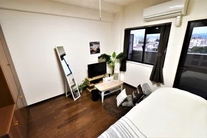 姿見有で身だしなみチェックによいかも！　リネン類の取り揃えも豊富で　清潔に保てて長期滞在も安心♪