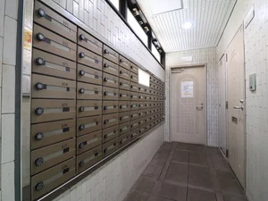 郵便ポストあり! お仕事関係など郵便物が受け取れるので便利!