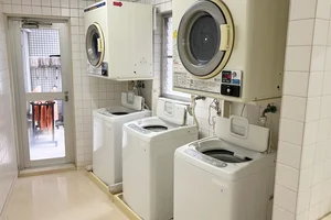 ランドリースペース（洗濯：無料、乾燥：100円）