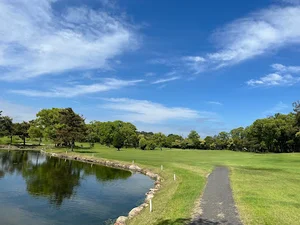 丸亀パブリックゴルフコースまで車で4分、1.3km