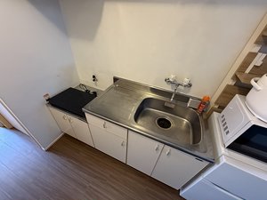 【キッチン画像】岐阜各務ヶ原市ウィークリーマンションでは、冷蔵庫や電子レンジ・ケトル・炊飯器などもご用意しております(*'ω'*)