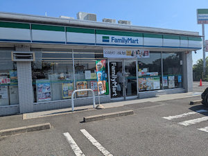 ファミリーマート 各務原三井東店まで徒歩8分