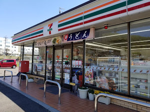 セブン-イレブン 各務原上戸町店まで車で4分