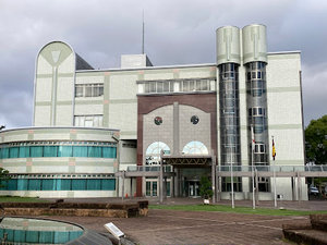 各務原市立中央図書館まで徒歩8分