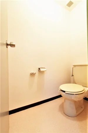 バストイレ別！トイレブラシや洗剤等もあり　清潔に保っていただけます♪