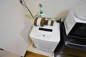【洗濯機画像】ホテルと違い洗濯機がある生活は良いですね♪7日以上の利用なら岐阜県本巣郡ウィークリーマンションをご利用下さい★洗濯洗剤も完備‼