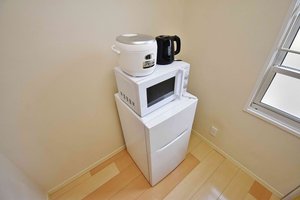 冷蔵庫・電子レンジ・炊飯器・ケトルを常備設置しております(^^)/