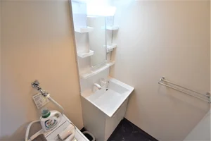 【設備画像】洗濯機や、洗濯用洗剤もご用意しております♪うれしい独立洗面台付き◎!岐阜県可児市ウィークリーマンションの標準設備となります。