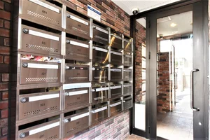 郵便ポストあり!宅配ボックス付き! ネットでの注文品など受け取りしていただけます♪