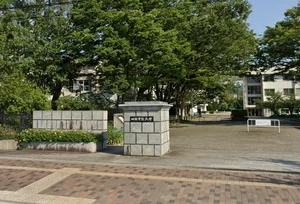 四国学院大学まで徒歩4分、300m｡